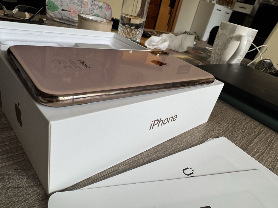 Продавам перфектен iphone XS Max Rose Gold 64GB