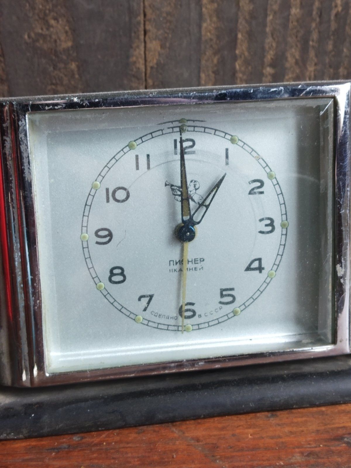 Лот стари Руски часовници будилници неработещи за части