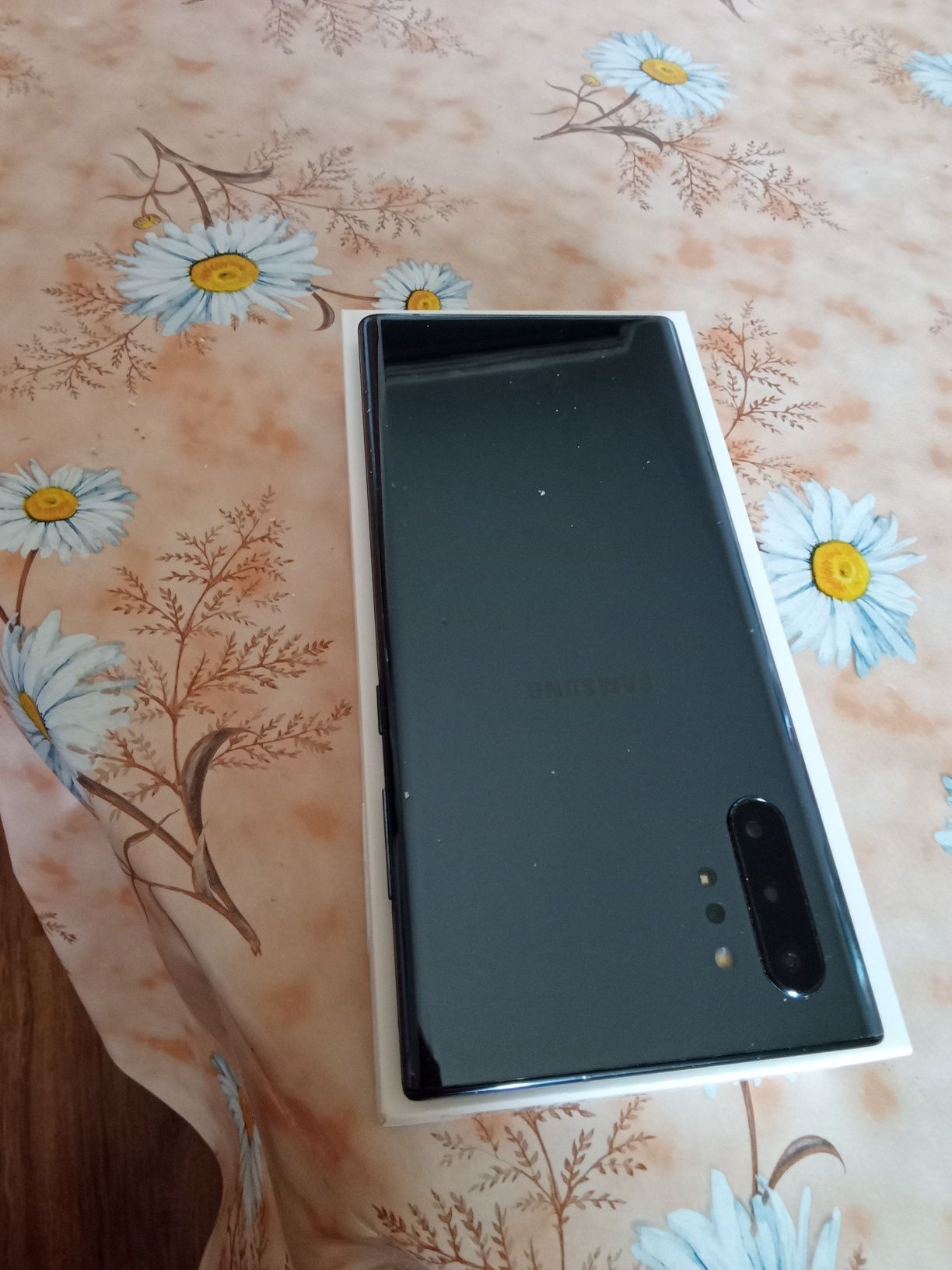 Samsung galaxy note 10 plus 256 GB памет и RAM памет 12GB