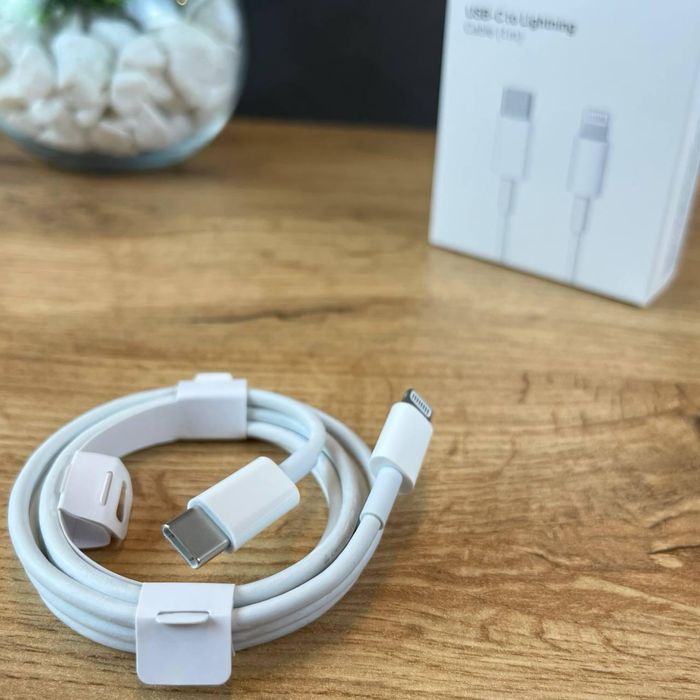 Кабел за зареждане iPhone USB-C to Lighting 1 м