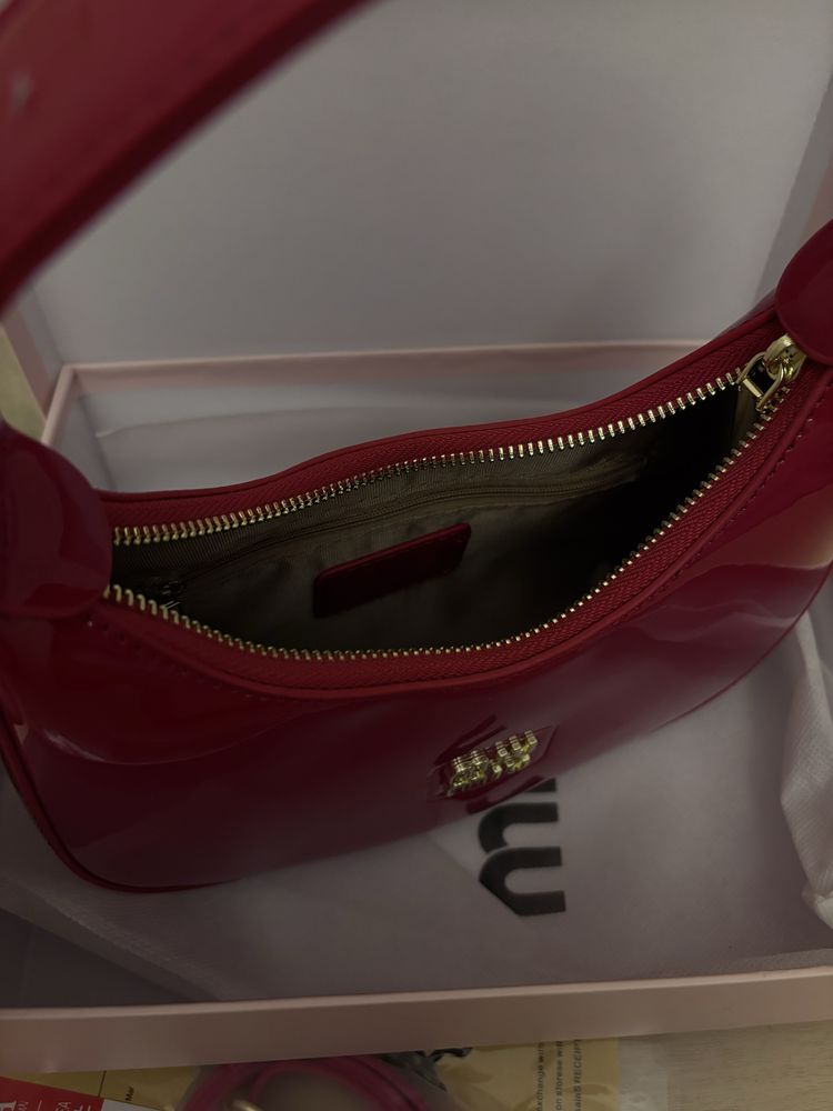 Сумка miu miu красная сумочка миумиу