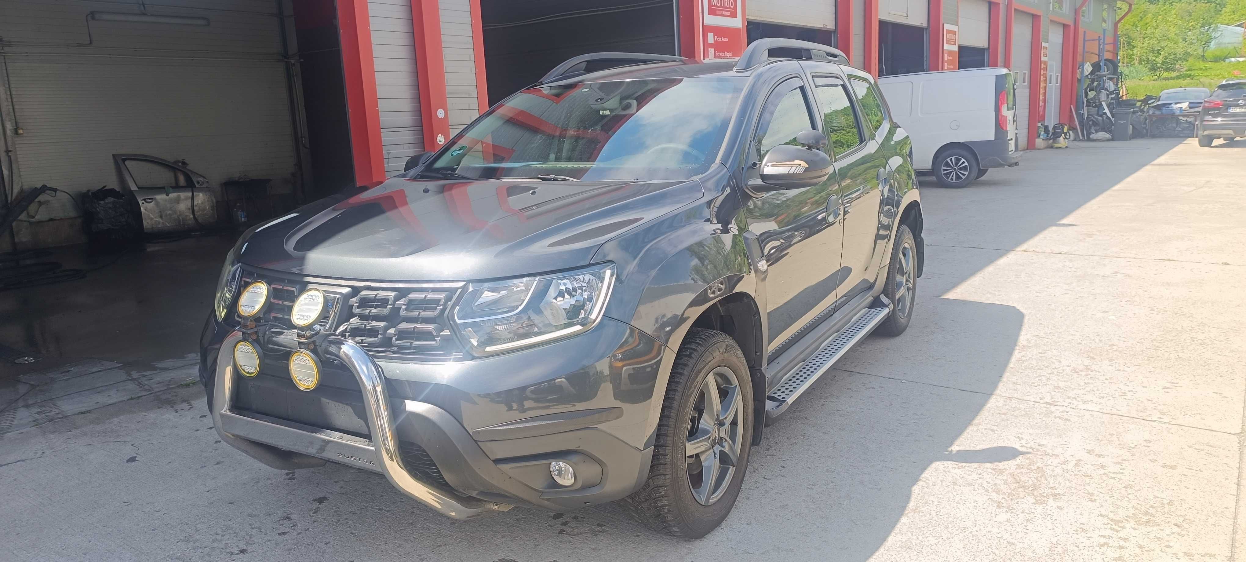 Dacia Duster 4X2 , 1.6 benzina, km putini, euro 6