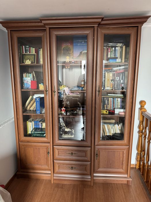 Шкаф-витрина белорусского производства