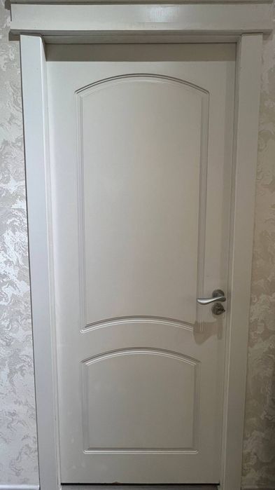 Eshik б/у янги .