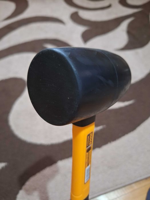 Ciocan cauciuc, 450g, INGCO, produs nou