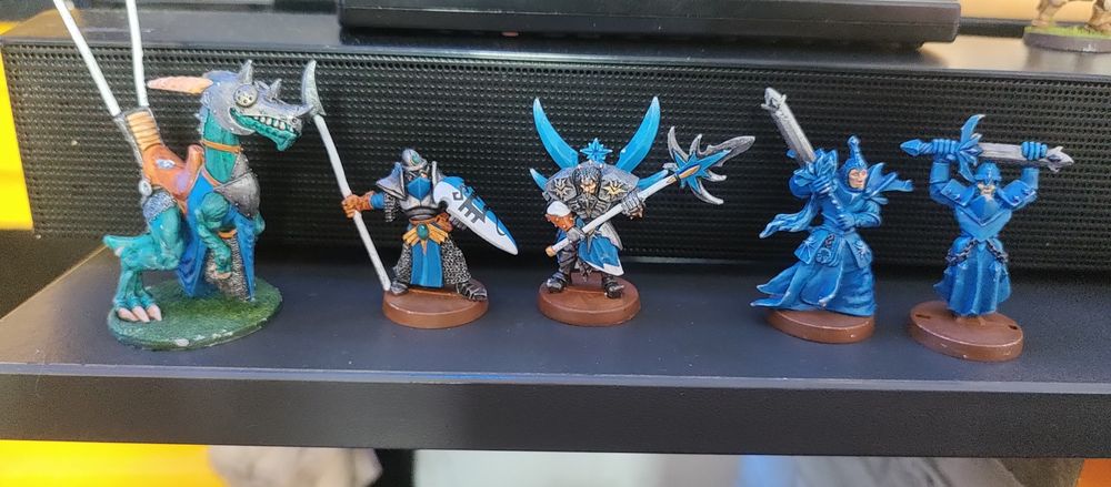 De vânzare set figurine