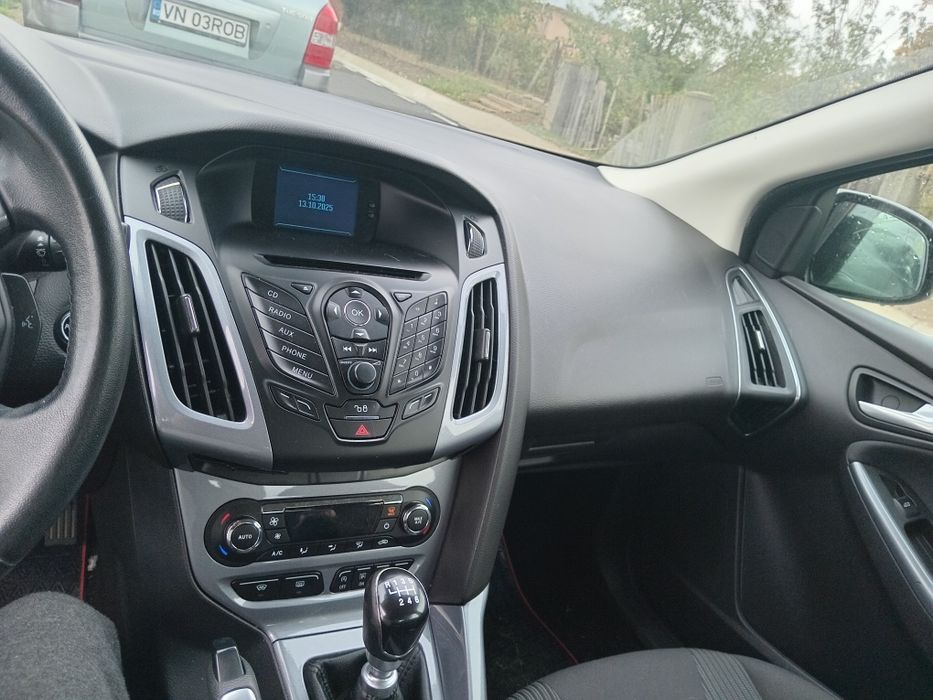 Vand Ford Focus , in stare perfecta, multiple dotari,4000 euro