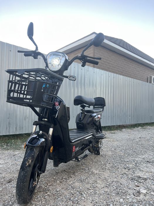 Продам электрический Электроскутер sk 8, покупали в августе как новый