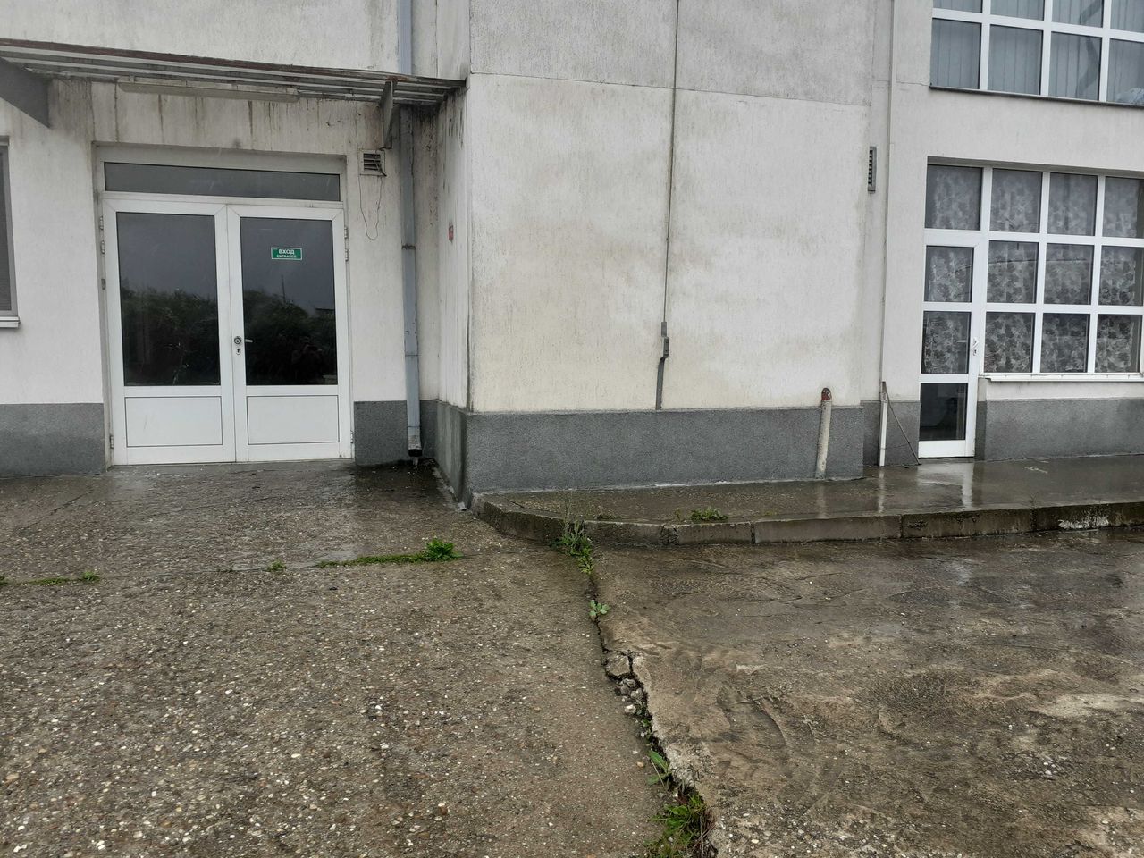 Дава се под наем Промишлена сграда в Русе, Дружба 1 - 500 кв.м за 1402.5 € - Снимка #3