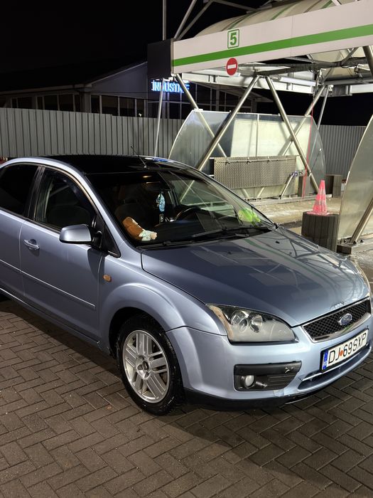 Vand Ford Focus 1.6 2006 benzina
