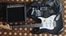 Set Chitara electrica (amplificator, husa, accesorii)