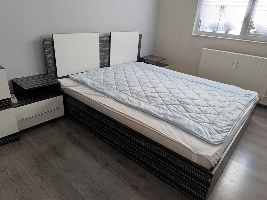 Спалня с Матрак Нани  и нощни шкафчета