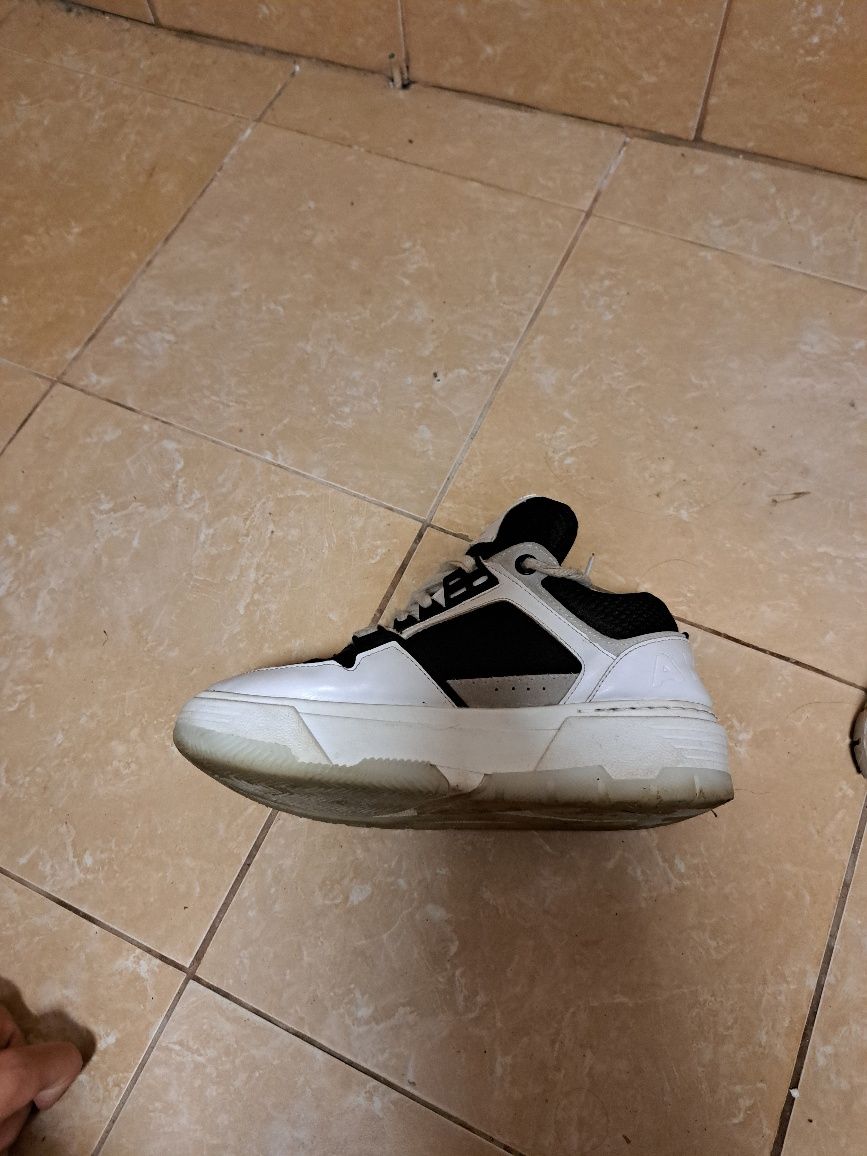 Adidași Amirii originali  mărimea 42-43.