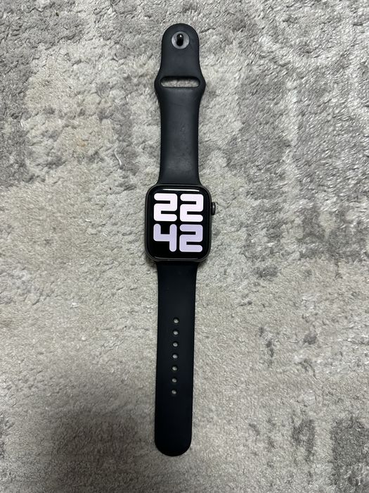 эпл ватч se в хорошем состоянии