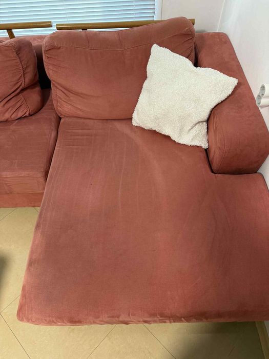 Комплект диван ,трапезна маса ,столове и малка маса