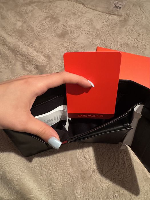 Оригинално ново портмоне VALENTINO