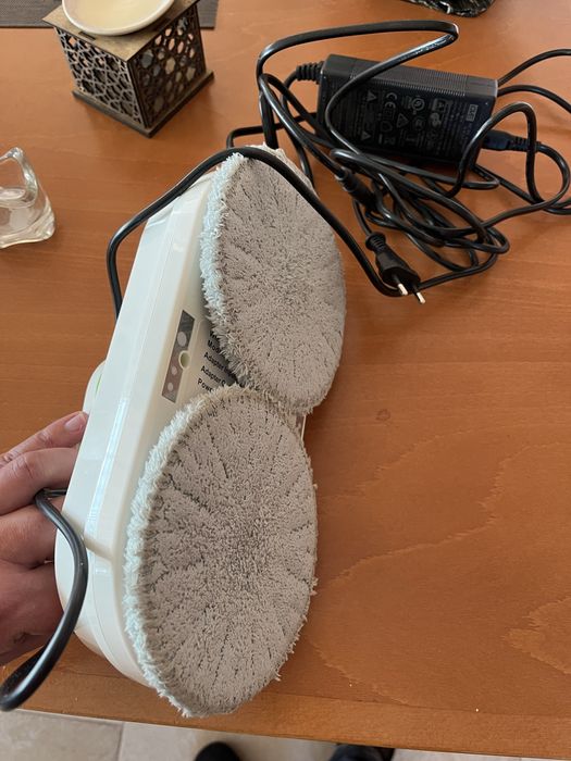 Робот за почистване на прозорци