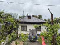 Casă 3 camere + anexă, teren 1253 mp – Târgu Neamț, Str. Mihai Viteazu