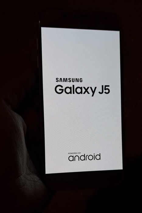 Telefon mobil Samsung Galaxy J5