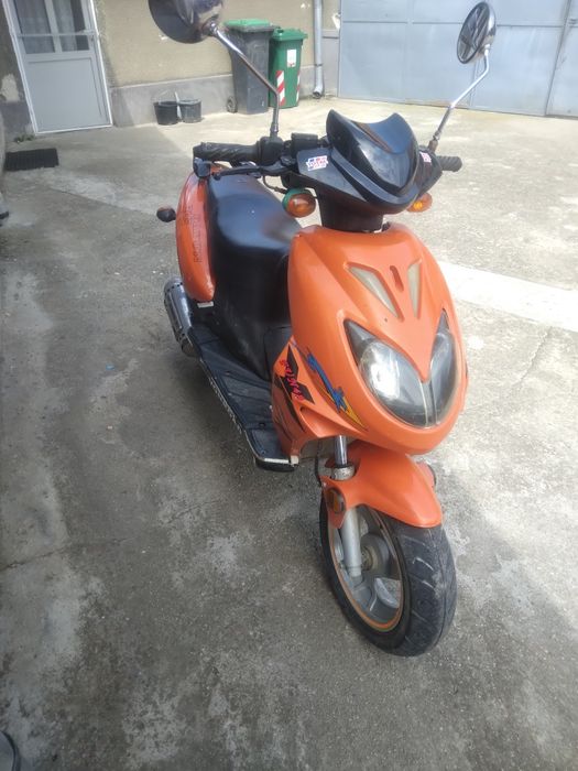 Vand scuter de 49cu acte