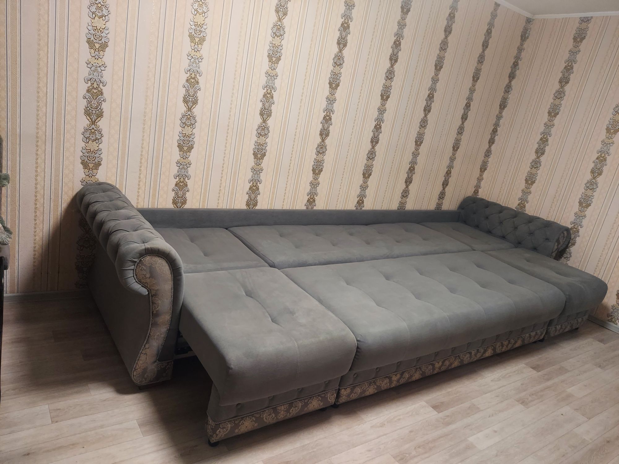 Продам диван в отличном состоянии
