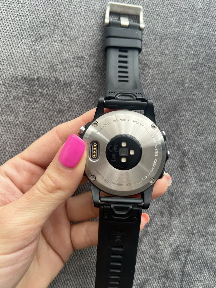 Часовник Garmin Fenix 5 plus