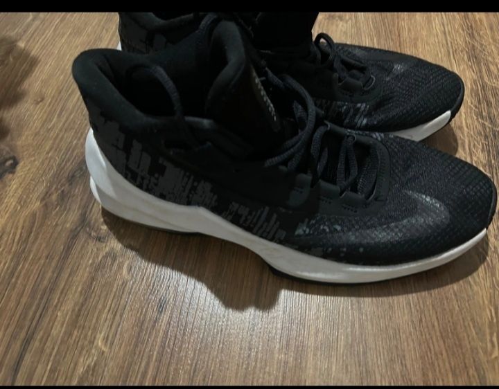 Adidasi Nike, Vans, Converse