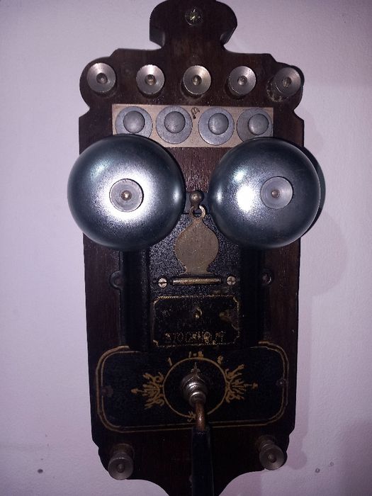 Telefoan antic și telefon cu disc