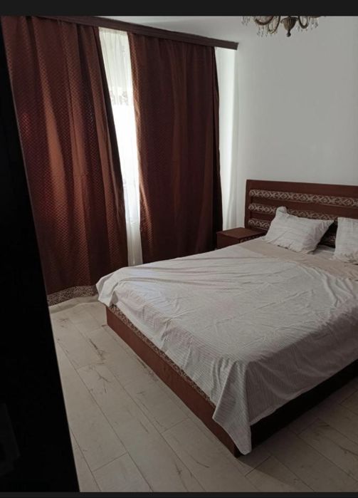 Inchiriez apartament 3 camere ,centru