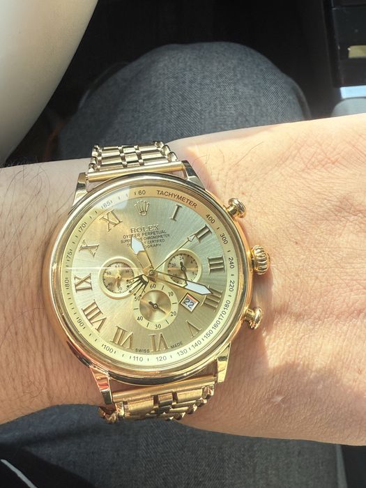 Золотые часы 750 пробы.