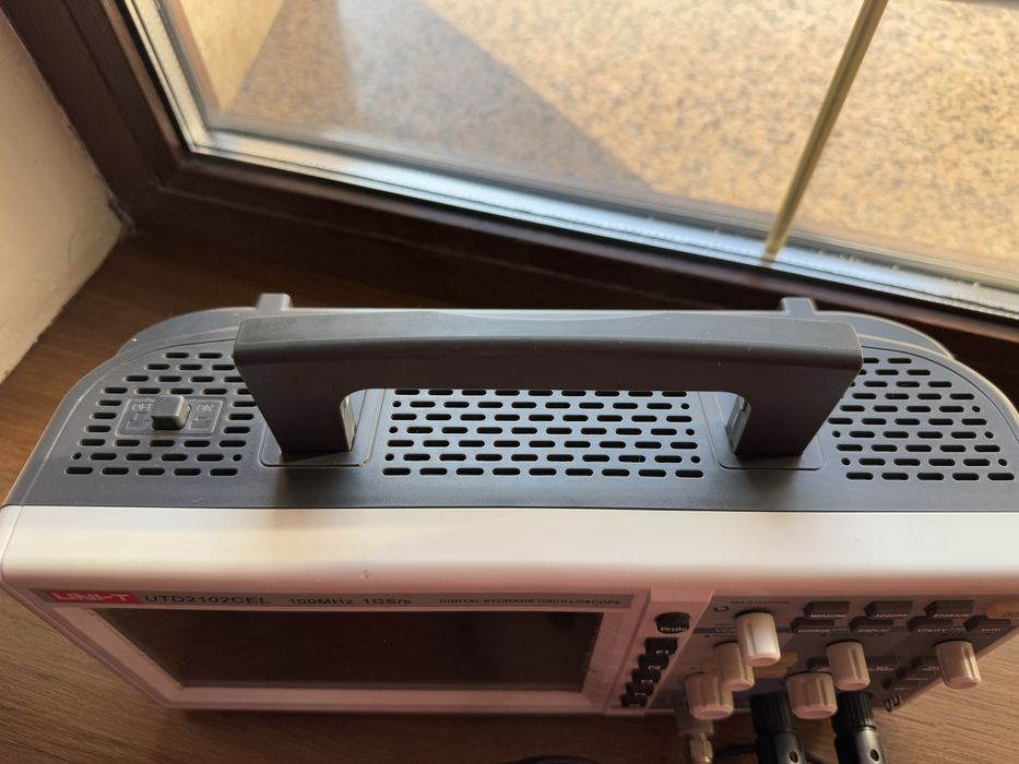 Осцилограф UNI-T UTD2102C