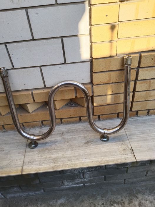Продам полотенце сушитель.
