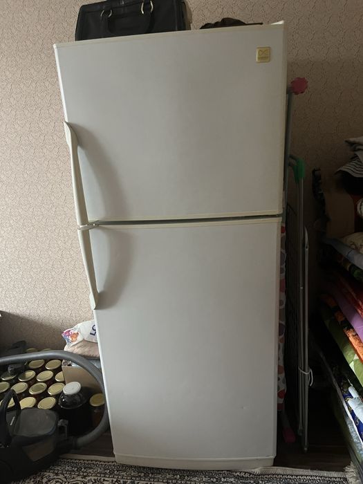 Сервант и камод в хорошем состоянии. Камод можно использовать под пос