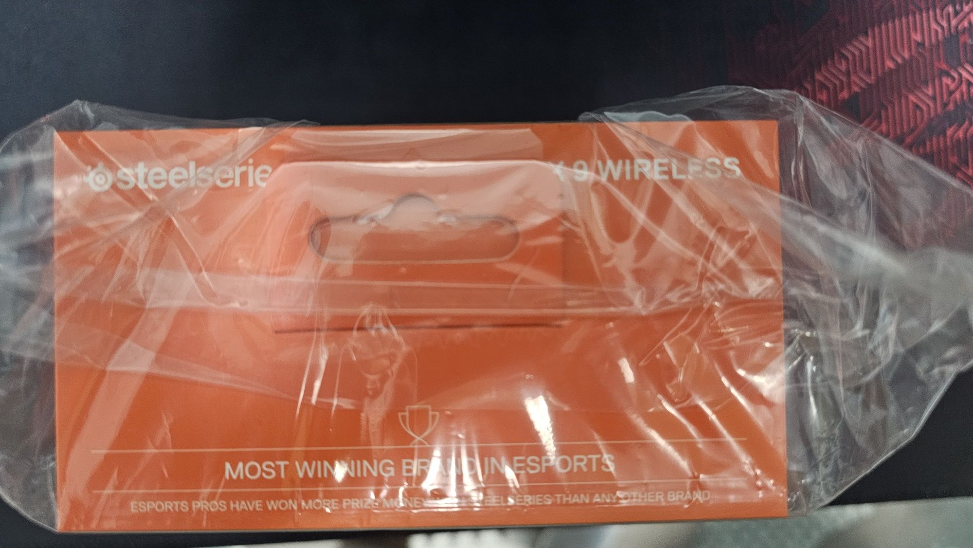 Продавам чисто нова геймърска мишка SteelSeries Aerox 9 Wireless
