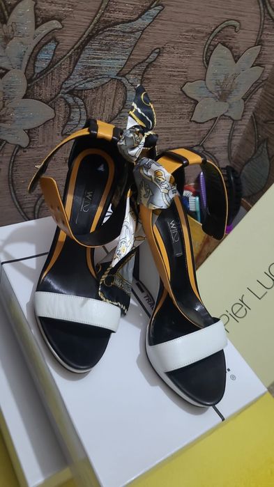 Женская обувь 37 размер