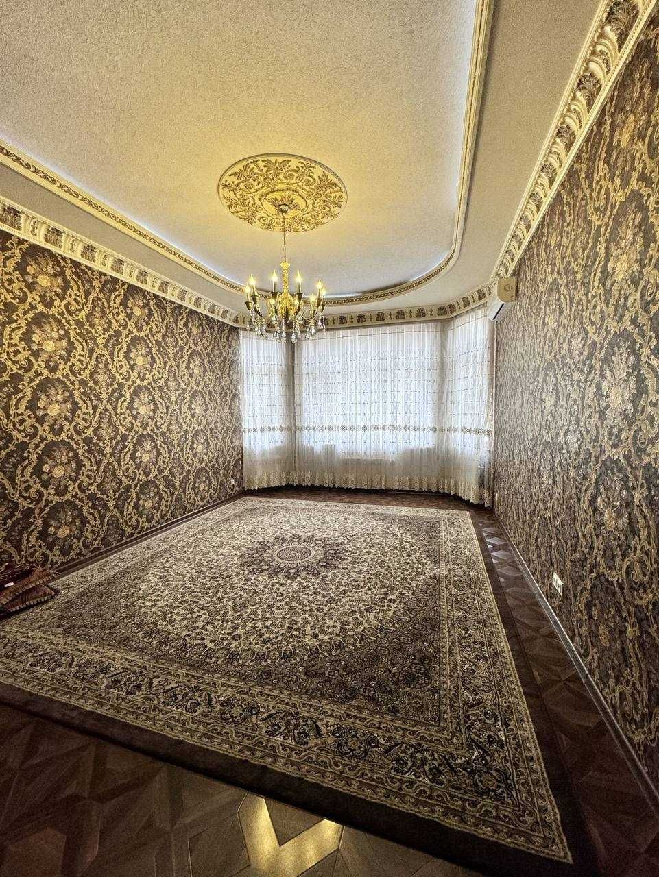 V982 ПРОДАЕТСЯ_ДОМ Ипакчилик Махалла 6 соток  8 Комната 1000м2