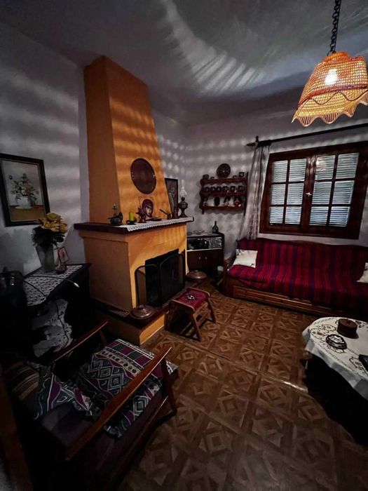 Къща с голям двор и възможност за строеж - Аспровалта