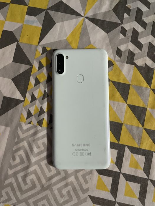 Samsung A11 продам