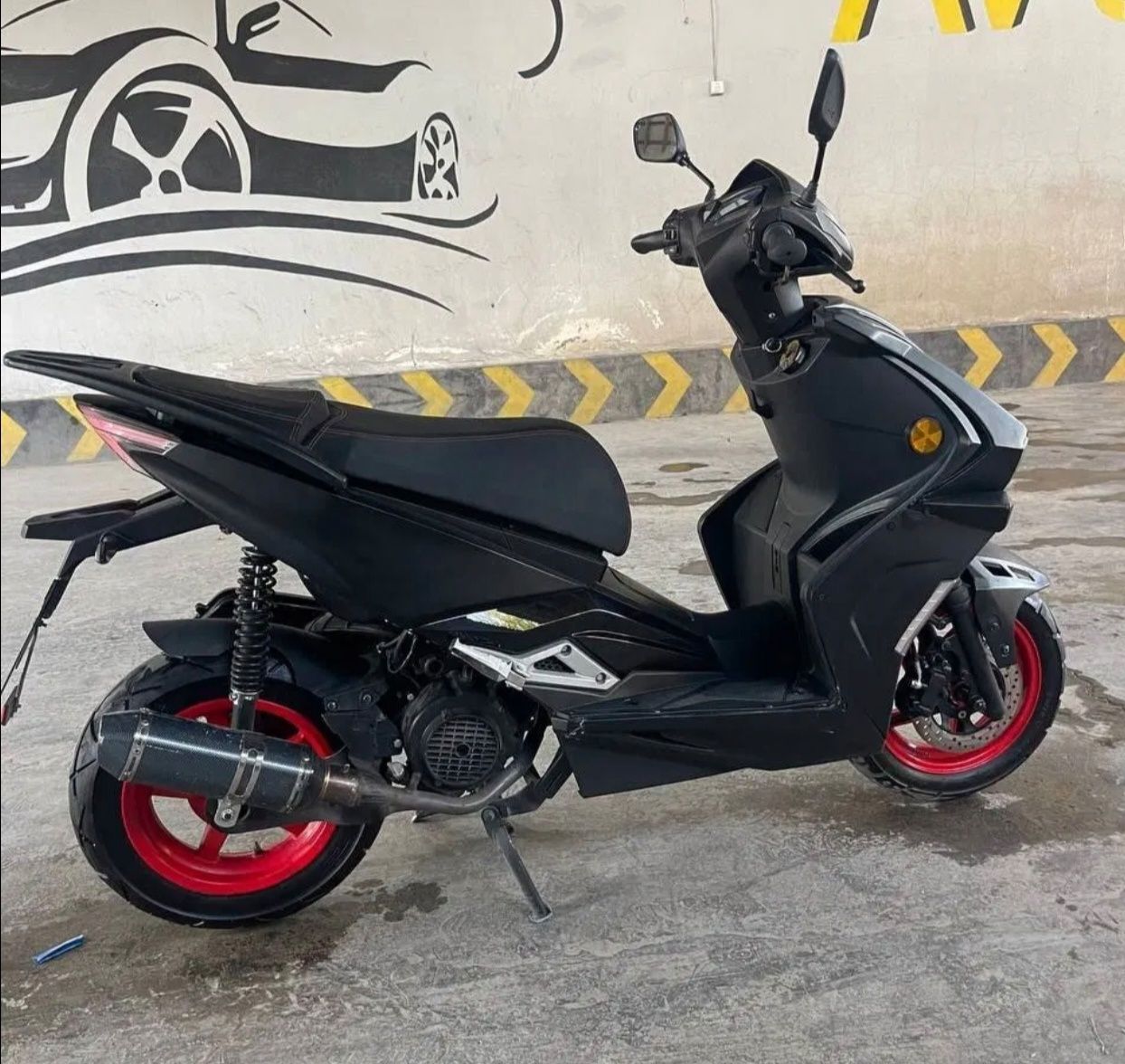 Skuter italya r2.  5.500 sum