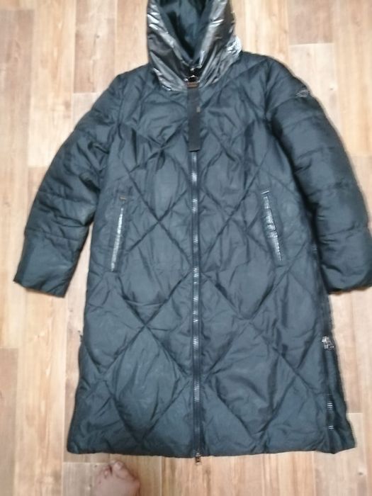 Продаю зимний пуховик.