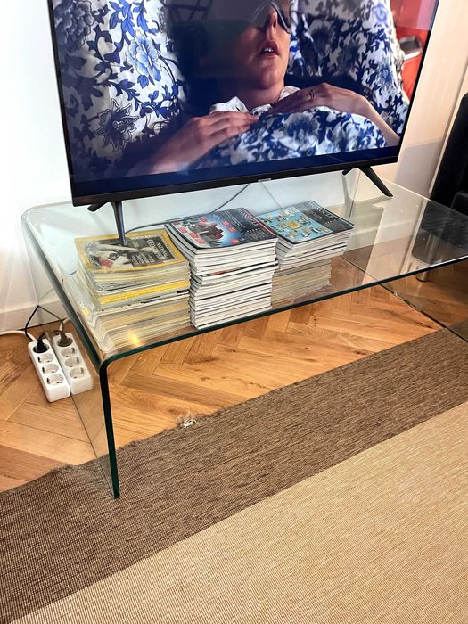 Masa de design de sticla