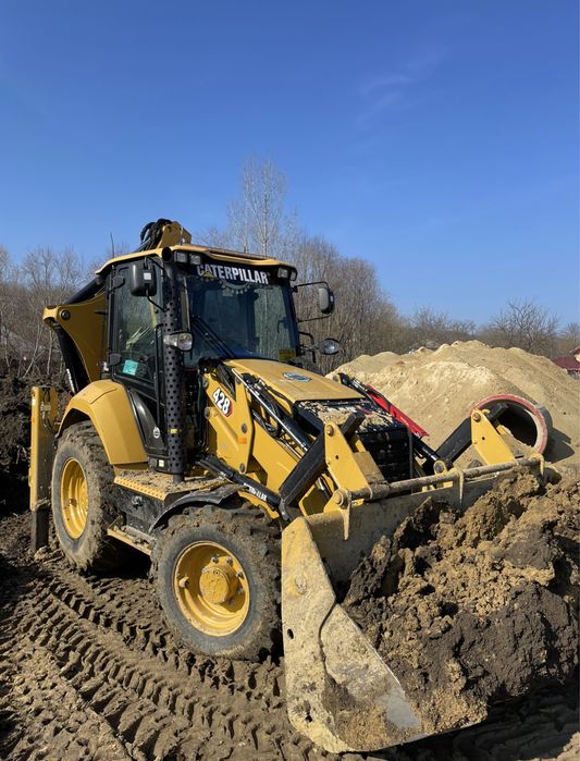 Buldoexcavator de închiriat