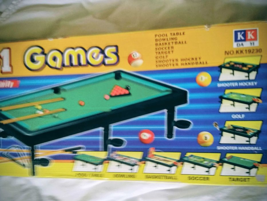 Продавам настолна игра СНУКЪР  в умален вид - почти нов.