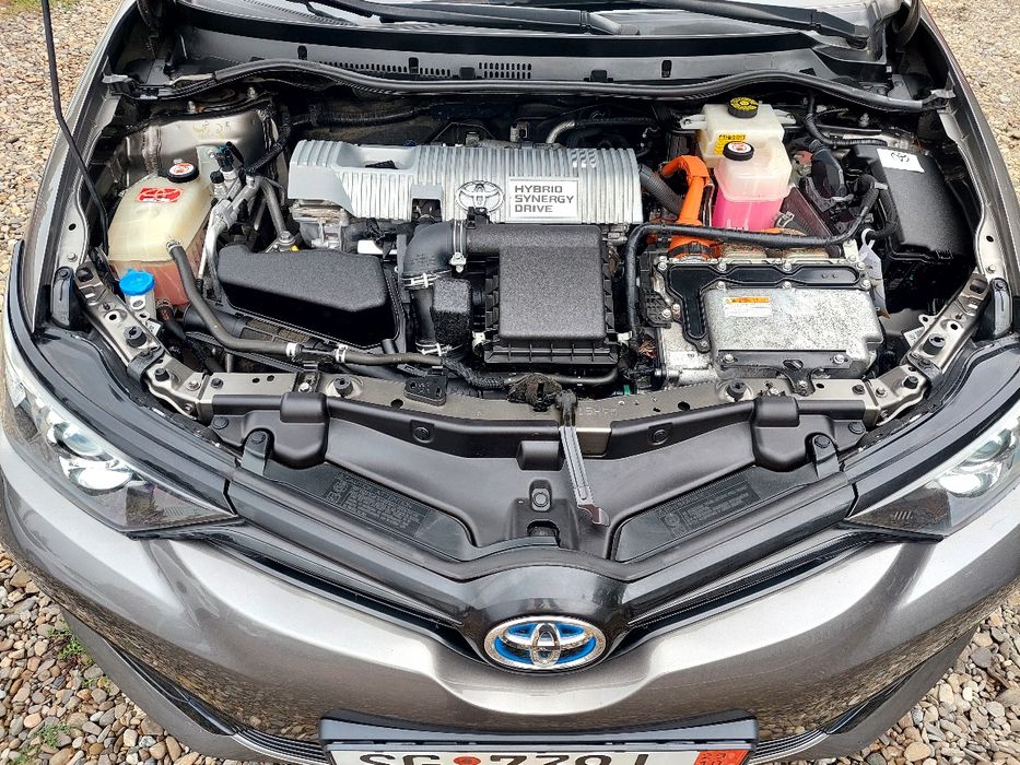 Toyota Auris Team D 1.8 Business - Hibrid - Automatic - 99 hp - euro 6