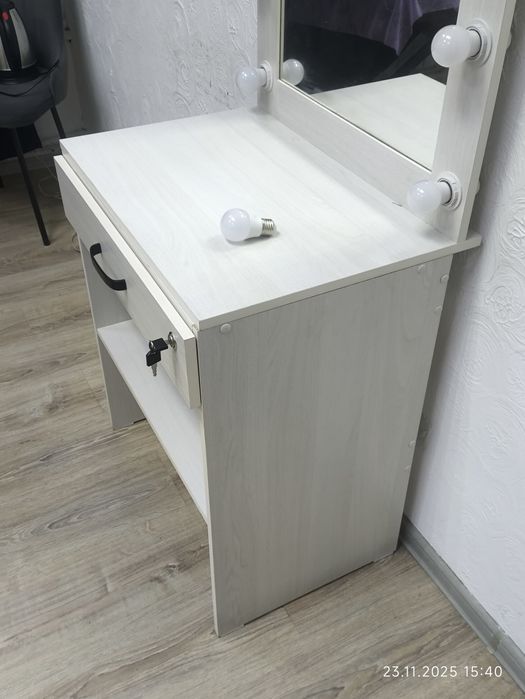 Туалетный столик