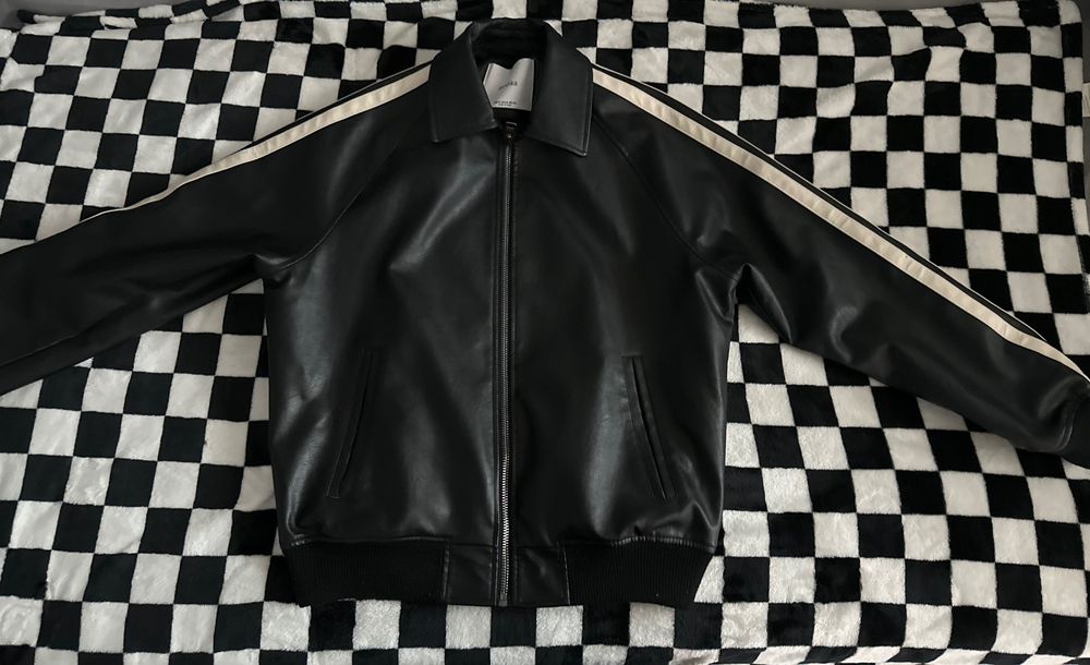 Bershka кожено яке