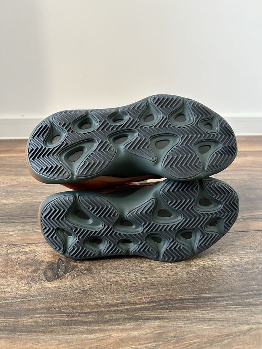 Adidas Yeezy 700 Copper Fade . Noi in cutie. 37 1/3 ,39 1/3 , 42 .