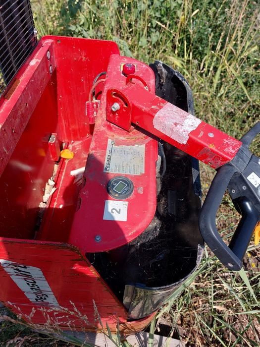 Стакери електрокари