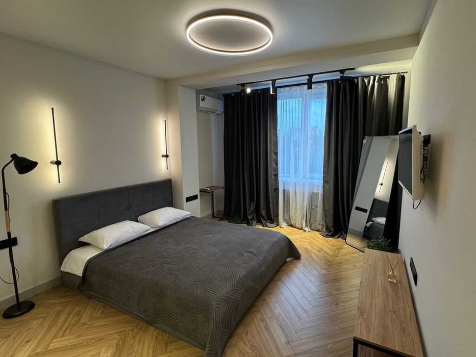 Сдаются 1-комнатные апартаменты на левом берегу.