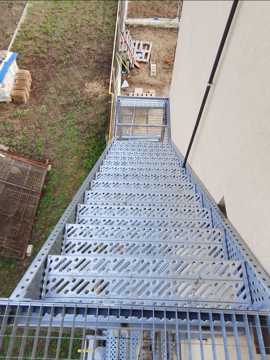 Confectionam scarii metalice zincate exterioare și pentru incendii , p